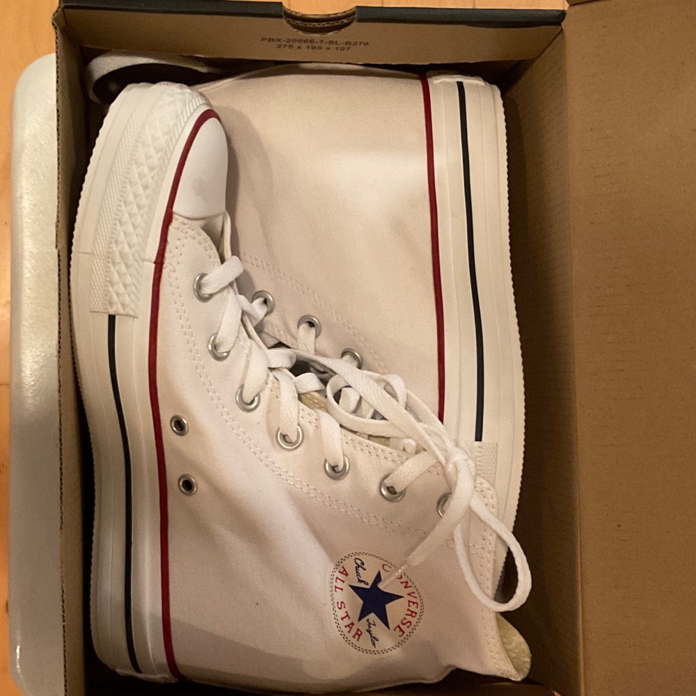 Converse Women's White Wedge Heel High-Top Sneakers.  Size 8 - Picture 5 of 6
